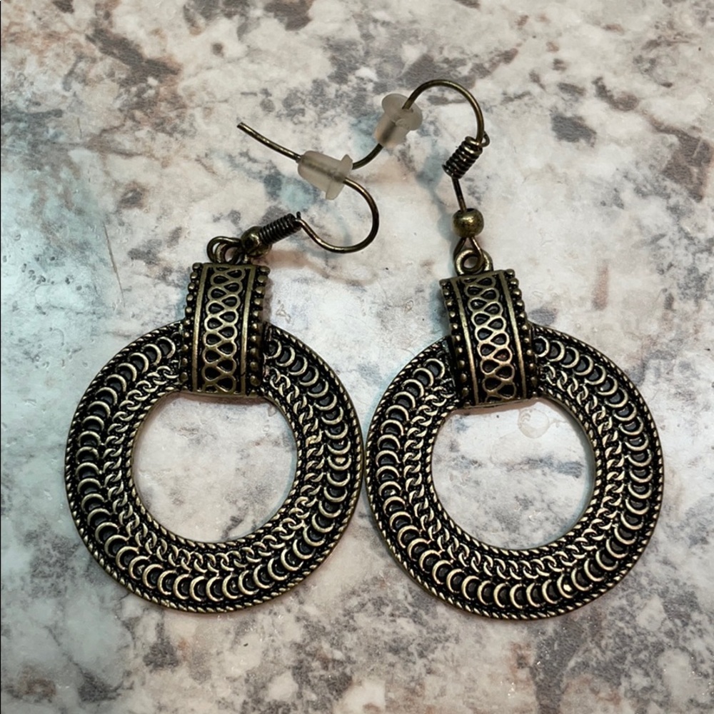 Gold dangling ear rings